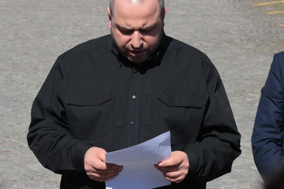 На Украине с иронией отметили отъезд Умерова в Стамбул на фоне скандала