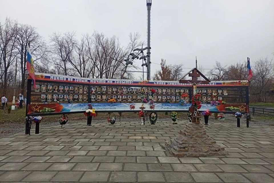 В Рассыпном высадили деревья и открыли «Аллею славы» в память о погибших бойцах. Фото: КСВО в ДНР