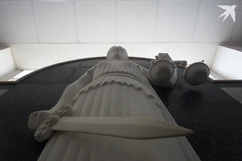 Приговор вступил в законную силу.