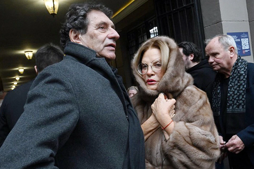 Людмила Максакова на прощании с актером