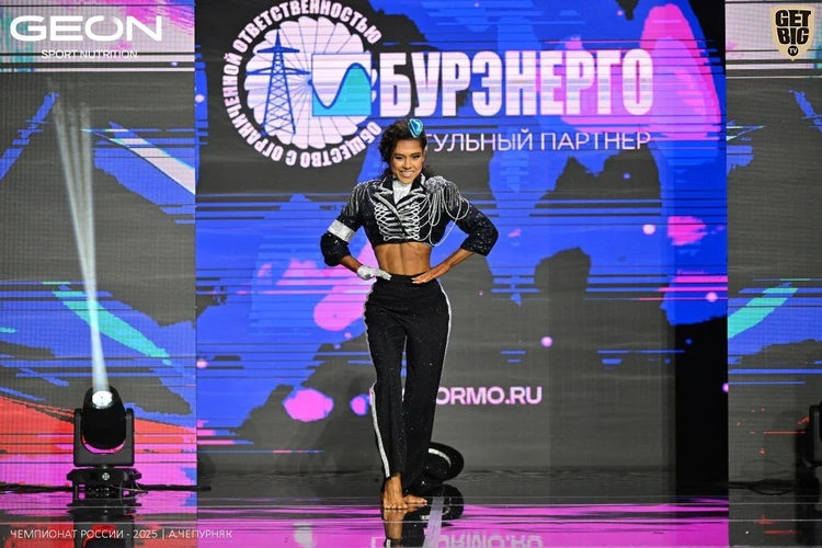 Самарская чемпионка Дарья Шаповалова представляет Россию на чемпионате мира по бодибилдингу. Показываем ее лучшие фото