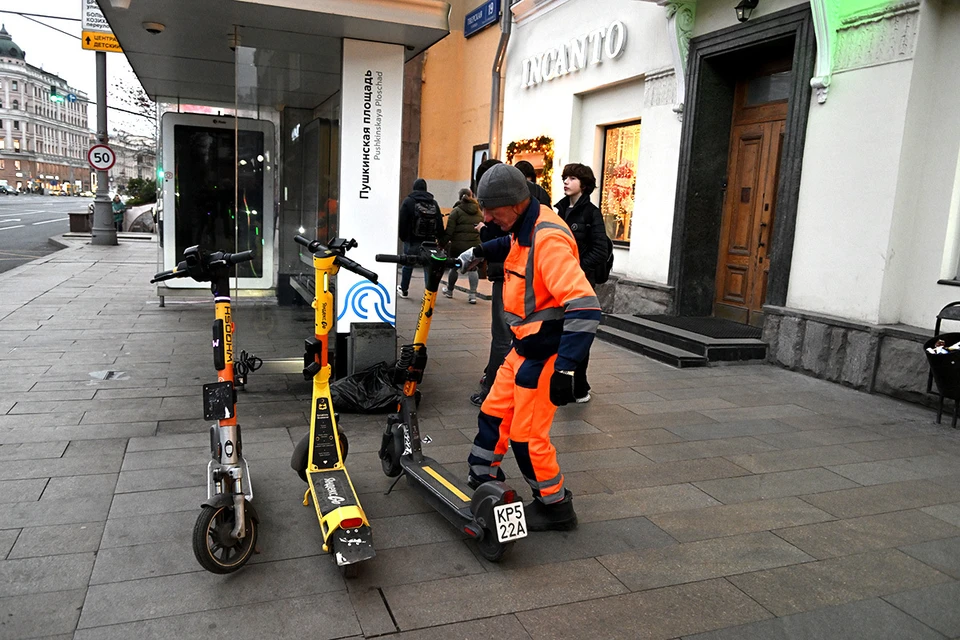 14 ноября столичный Дептранс заявил, что в городе завершается сезон проката велосипедов и электросамокатов.