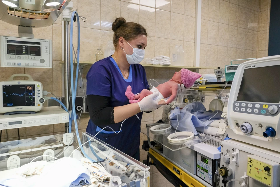 Счастливую маму с малышкой доставили в перинатальный центр.