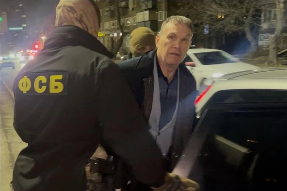 Махонина задержали на крыльце здания суда. Фото: предоставлено КП-Челябинск