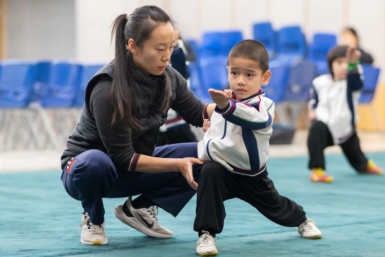 Женщины-призраки в Китае: как в Поднебесной запрещали рожать и получили катастрофу