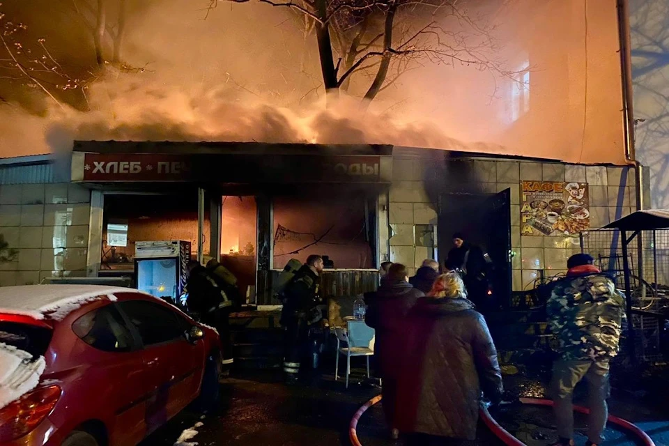 Два человека погибли при пожаре в строящемся кафе в Видном