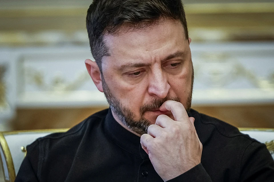 Летом, когда стало известно о расследовании, Зеленский пытался поставить НАБУ под свой контроль