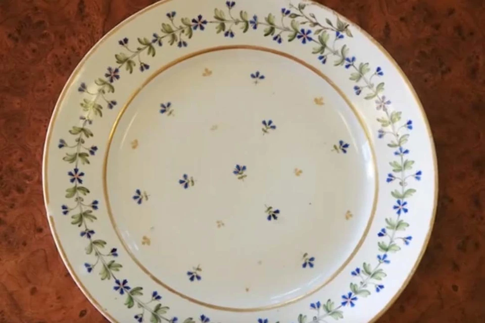 Она имеет небольшой дефект, но это нормально. Фото: ГМЗ «Павловск»