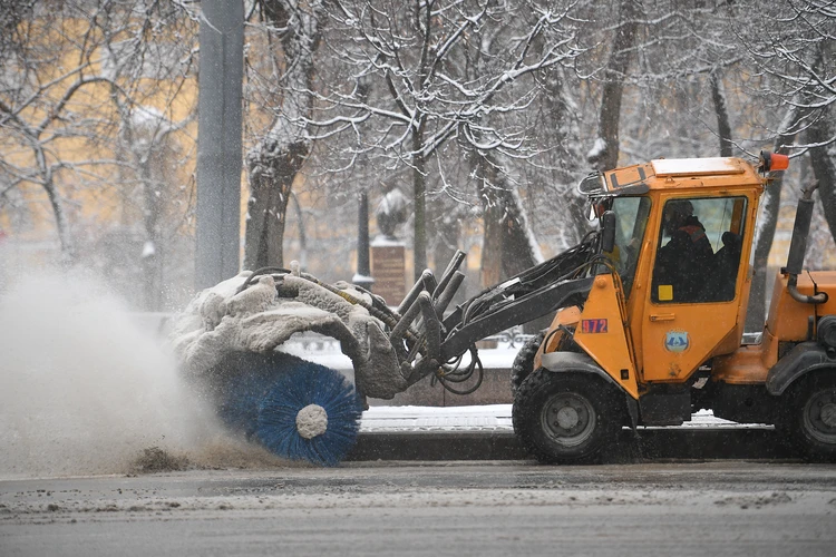 3 тысячи кубометров первого снега вывезли из Петербурга за выходные
