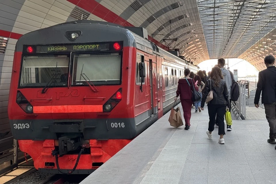 Поезд №7602 отправится со станции Казань в 18:04 и прибудет в аэропорт в 18:24.