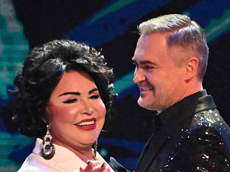 «Высосала молодость»: 75-летняя Надежда Бабкина выглядит моложе 45-летнего Евгения Гора