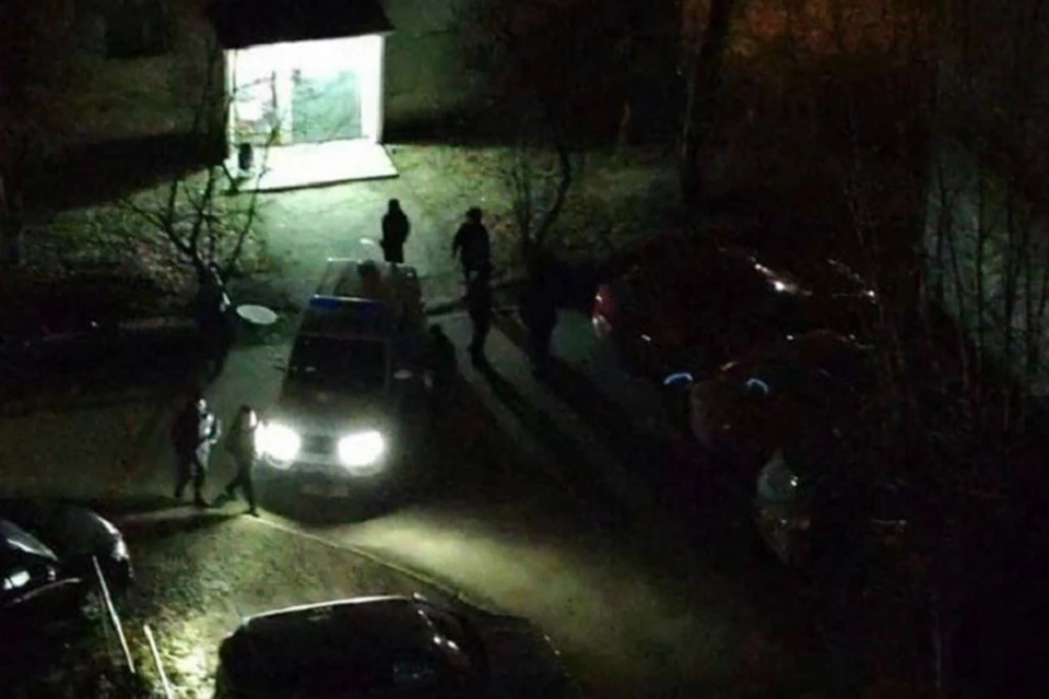 К дому съехались силовики. Фото: читатель «КП»