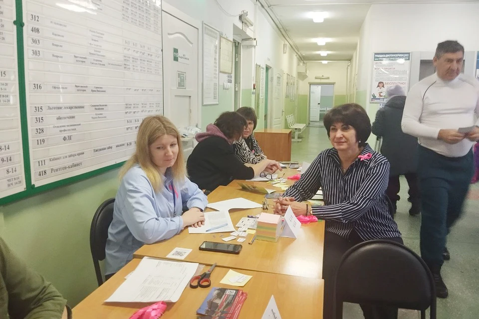 Регистрация пациентов велась с раннего утра. Фото: Екатерина ЛОМАКИНА