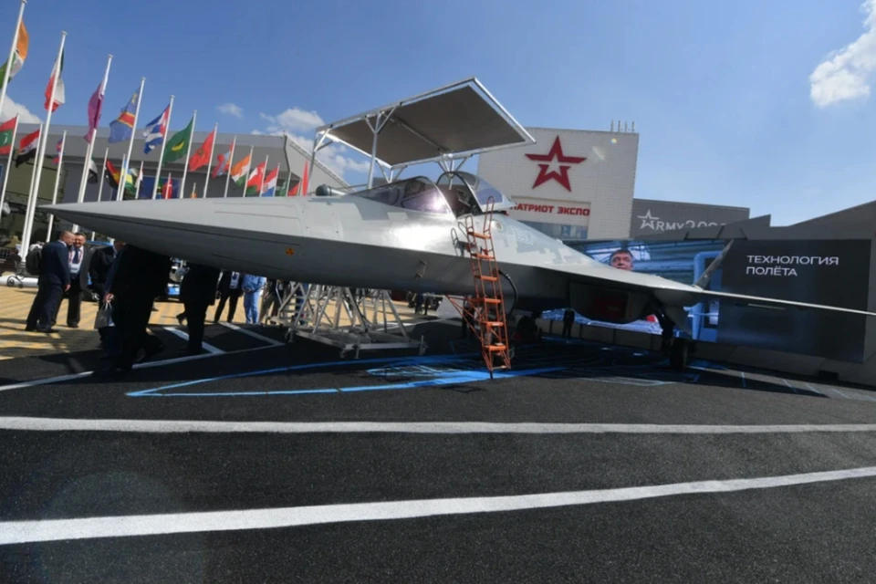 ОАК передала иностранному покупателю два истребителя Су-57