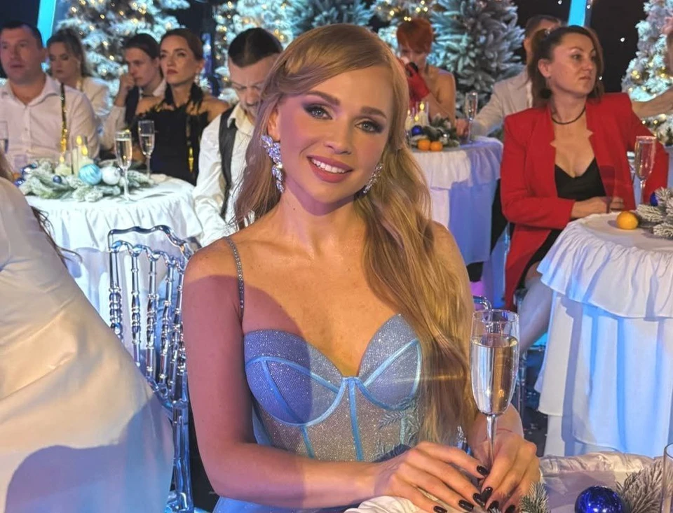 Певица уже вовсю снимается в новогодних программах. Фото: личная страница Алены Ланской в соцсети.