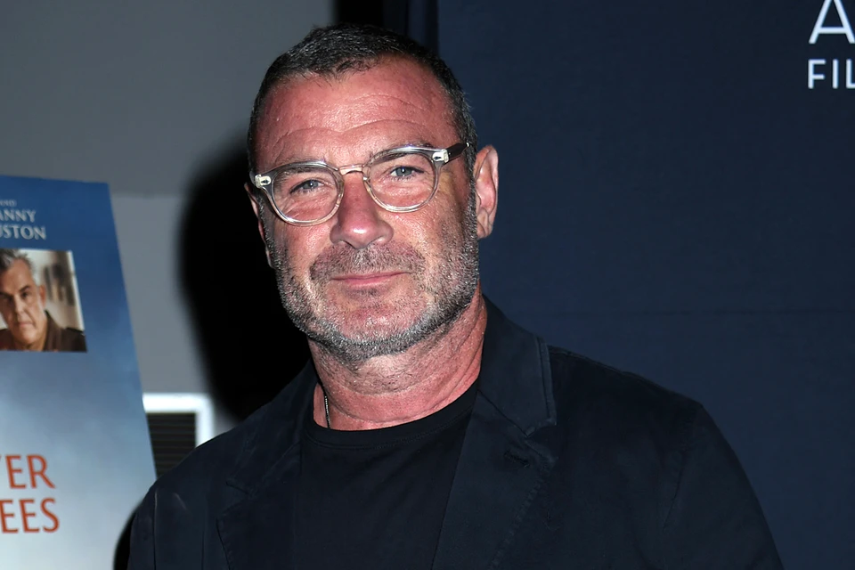 Актер Лив Шрайбер