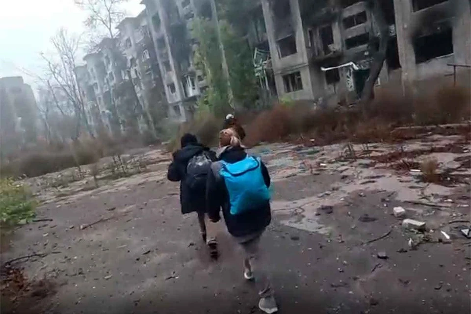 После этого случая многие жители Покровска стали массово отказываться от эвакуации, предпочитая оставаться в подвалах брошенных домов