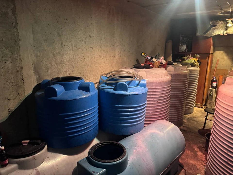 Подпольное производство вина накрыли в Екатеринбурге. Фото: общественник Дмитрий Чукреев