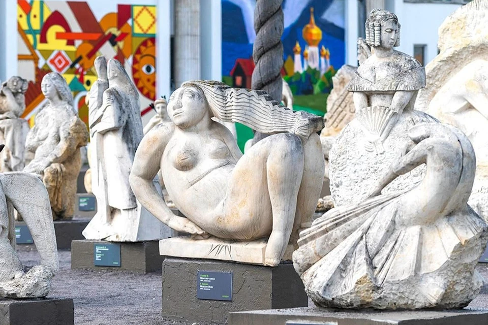 Представитель Парка Горького рассказал о состоянии скульптур в «Музеоне» Фото: mos.ru