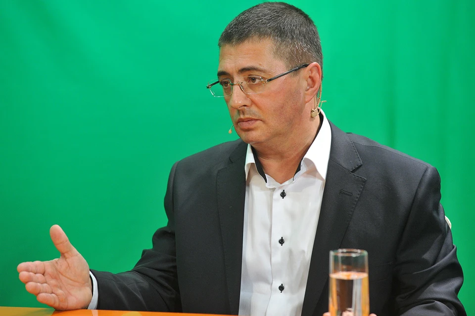 Известный российский доктор и телеведущий Александр Мясников сделал предупреждение по поводу употребления кроверазжижающих препаратов.