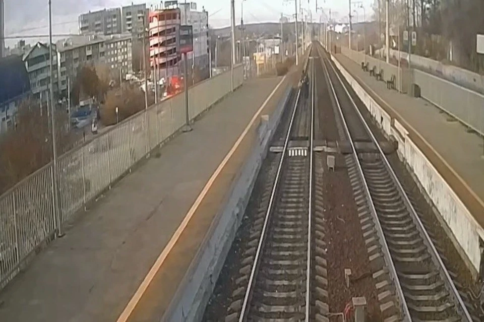 В Иркутске четверо подростков проехались на крыше электрички