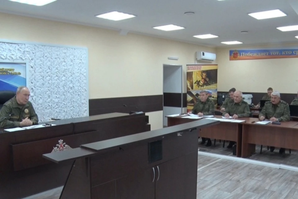 Верховный Главнокомандующий провел совещание с начальником Генштаба ВС РФ. Фото: kremlin.ru