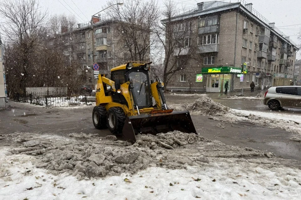 Уборка снега с улиц города