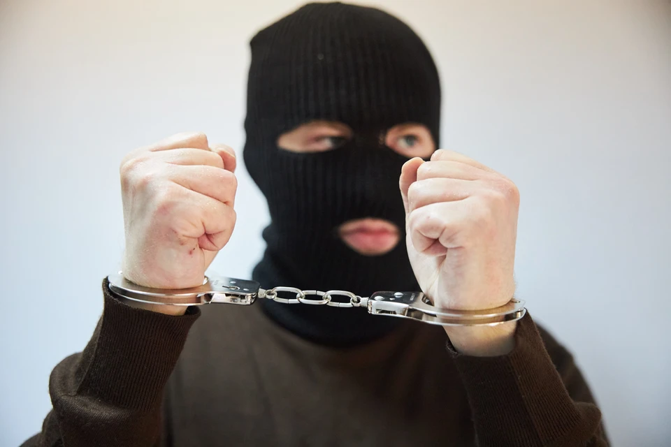 Мужчина задержан за нападение на полицейского при исполнении на севере Москвы