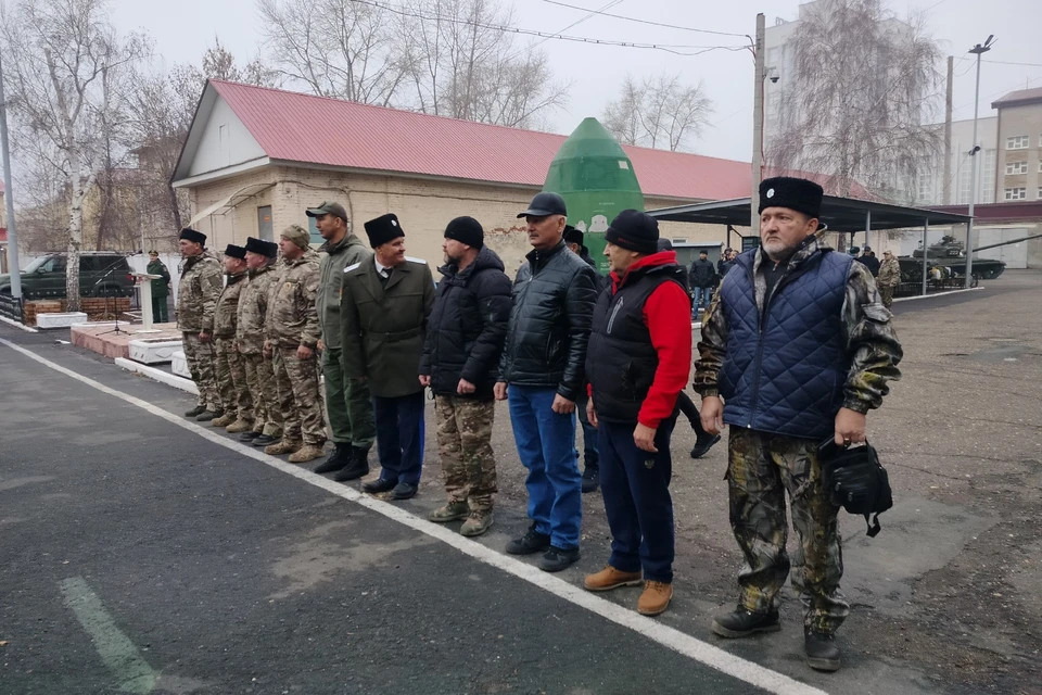 Участников благословил священник. Фото: Первый отдел ОКВ