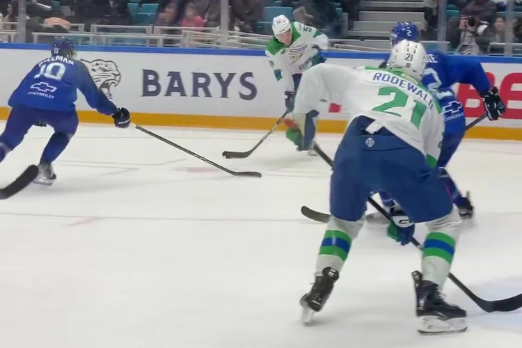 Третье поражение подряд! «Салават Юлаев» уступил 1:2 казахстанскому «Барысу» в матче КХЛ