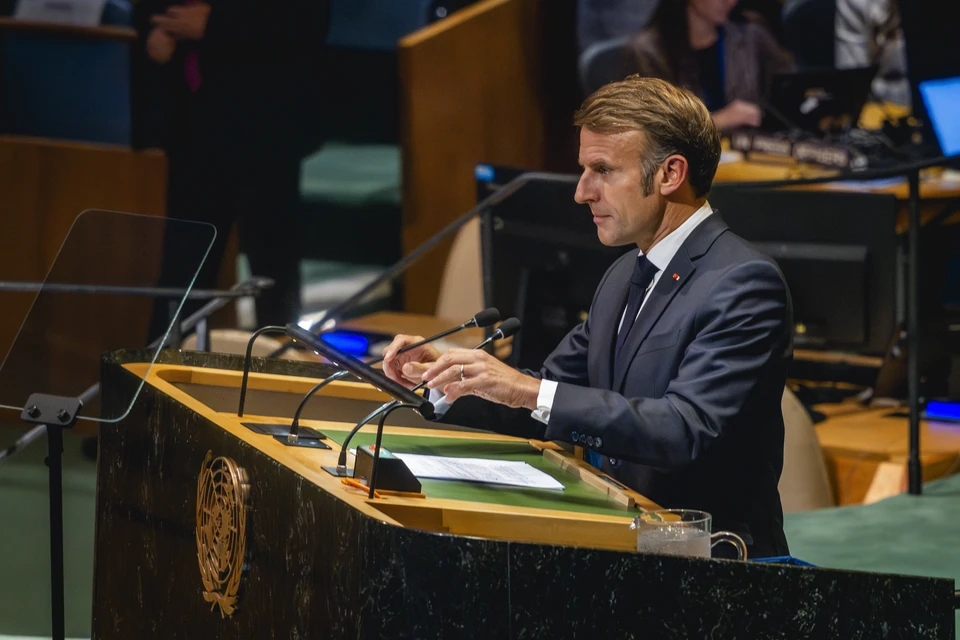 Экс-премьер Украины Азаров: Франция плевать хотела на коррупционные скандалы