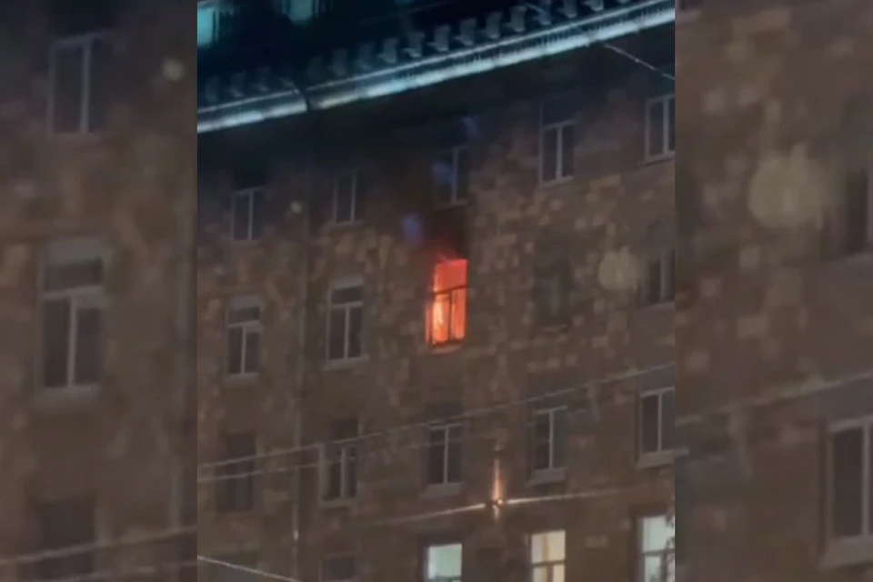 Пожар вспыхнул на четвертом этаже. Фото: t.me/Megapolisonline