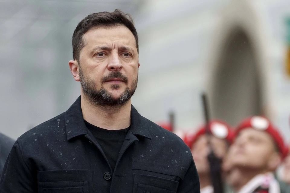 Зеленский построил особняк на ворованные миллиарды: в Раде раскрыли циничную схему