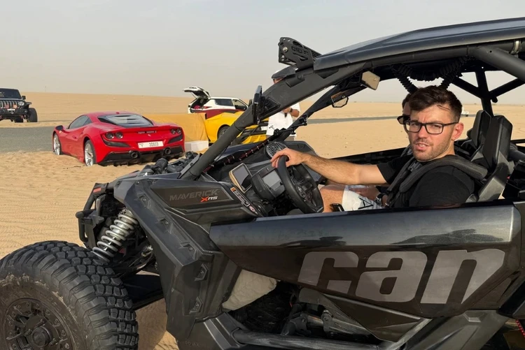 Подарил сумку и теперь может сесть: блогер Хиза раскрыл, за что его задержали в Дубае