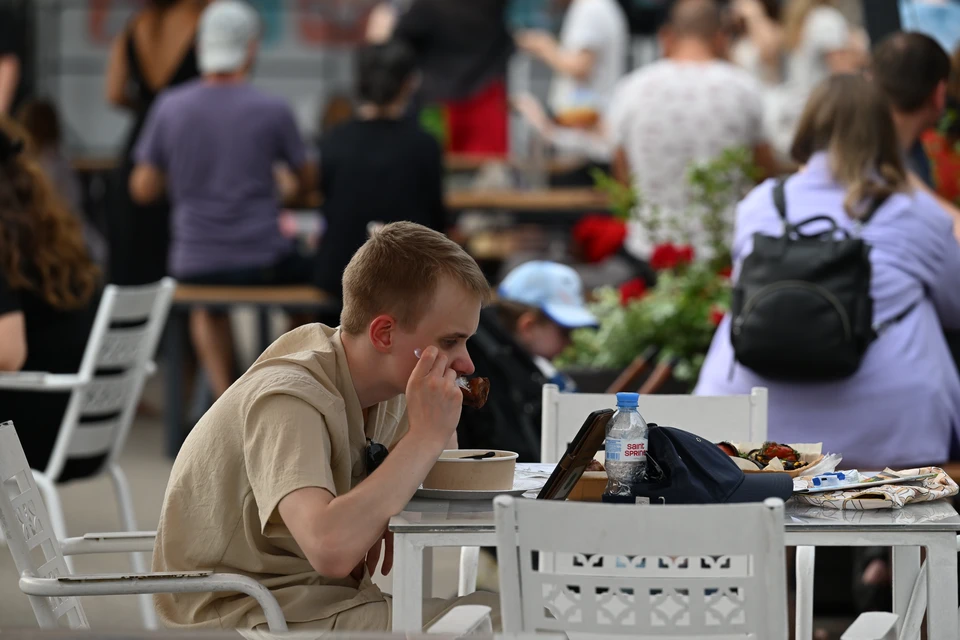 В большинстве кафе и ресторанов Крыма и Севастополя нашли нарушения.