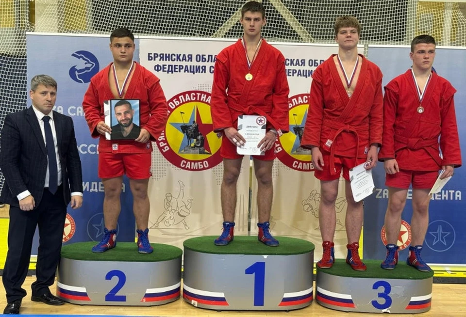 Тульский самбист завоевал золотую медаль Первенства ЦФО в Брянске