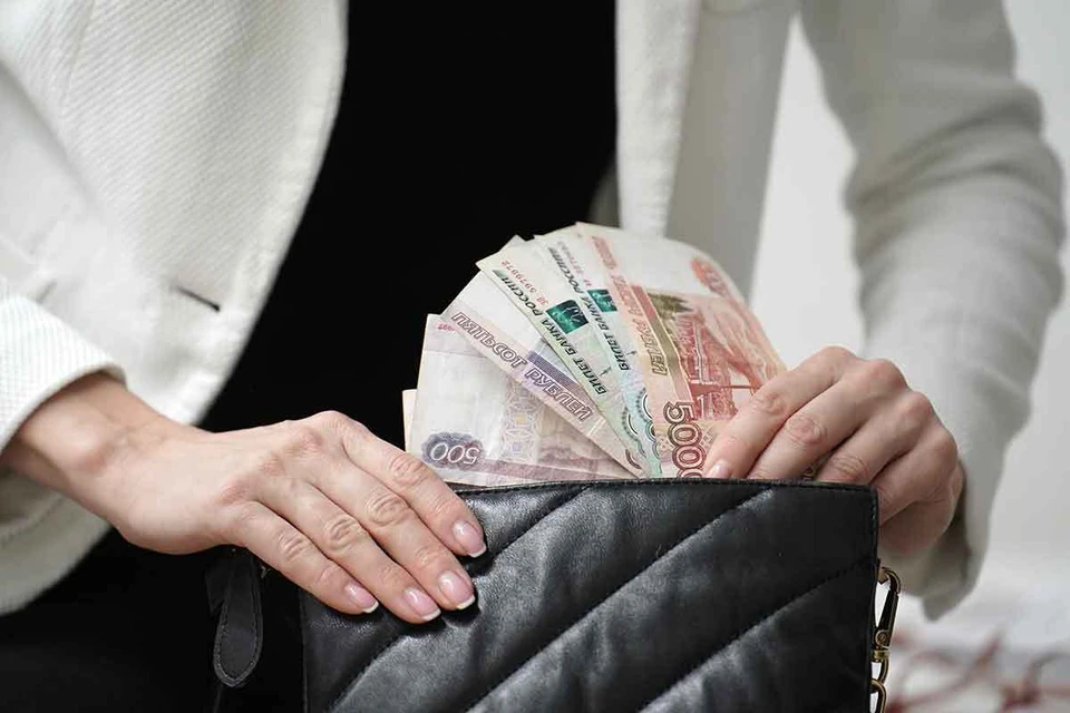 У более половины работающих россиян зарплаты за год выросли на 10% и более.