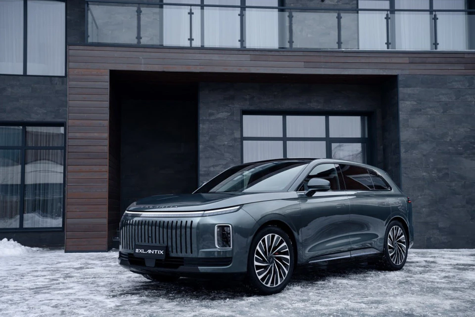 Главная тенденция последних лет, это заметный рост продаж автомобилей на новых источниках энергии, например, как внедорожник EXEED EXLANTIX ET. Фото: ООО "Автоцентр "Дюк и К"