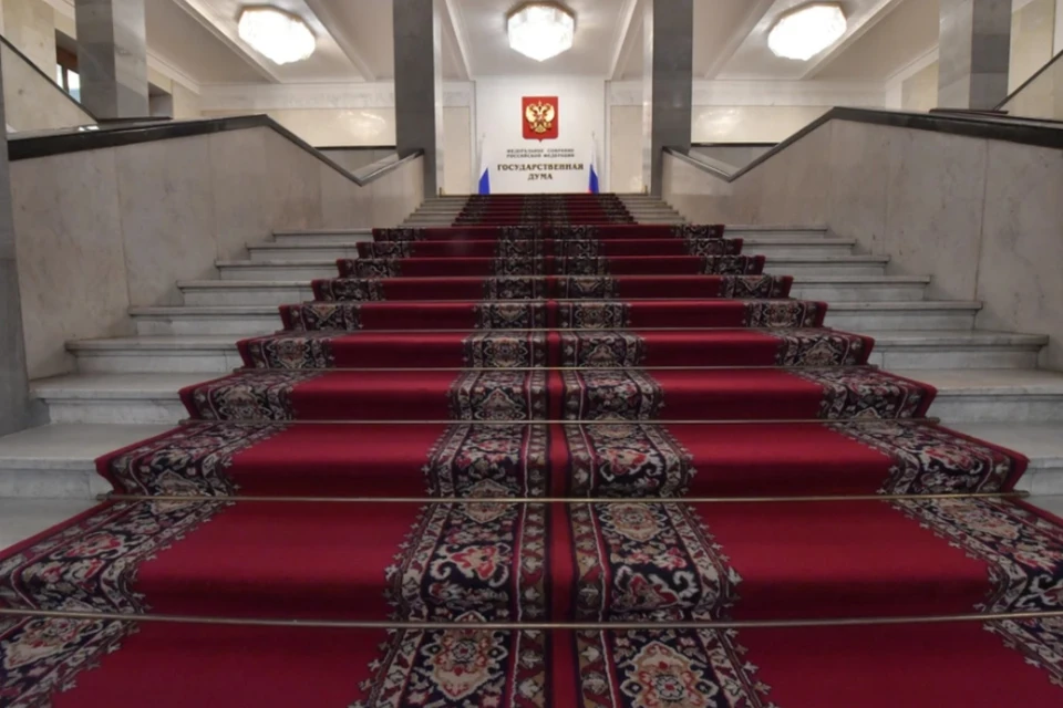 В Госдуме предложили наказывать за рассылку интимных фото без согласия абонента