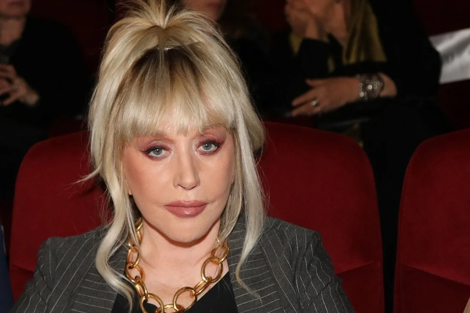 Алла Пугачева.