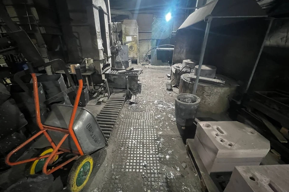 На заводе пострадали трое человек. Фото: СУ СК России по Новосибирской области