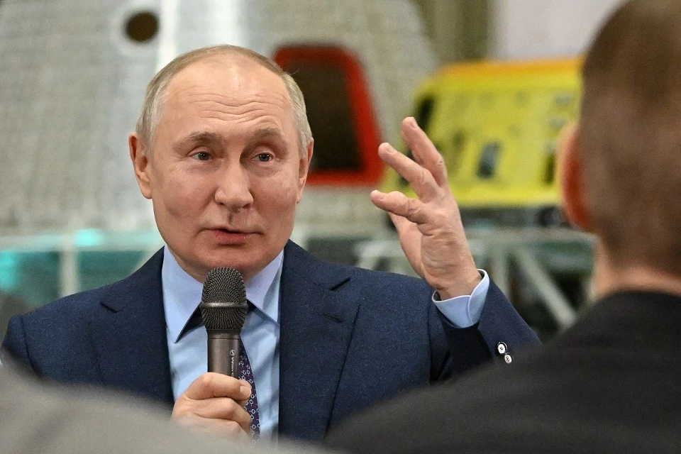 «Быка размером с комнату не будете давать на обед»: Путин пошутил о ГМО на встрече с учеными