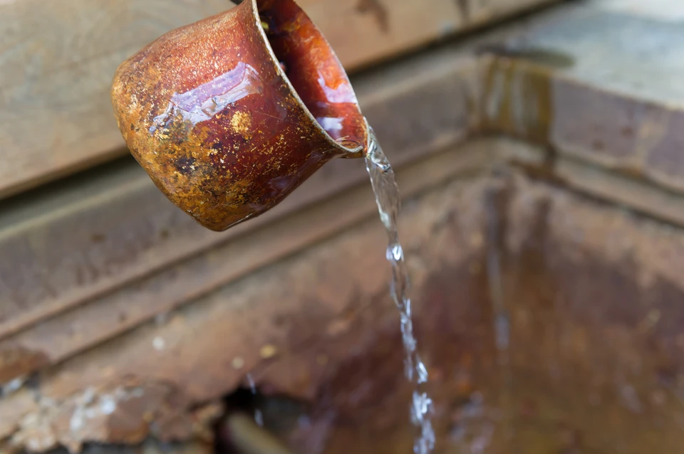 Жители поселка вынуждены экономить каждую каплю