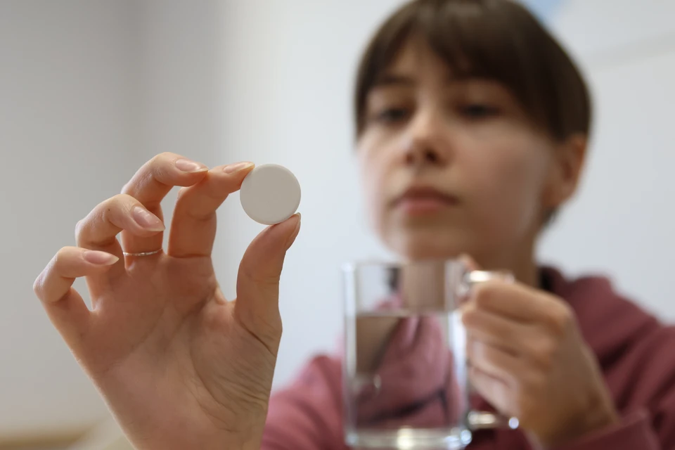 Школьники и детсадовцы повально ушли на дистант из-за сезонных простуд в начале декабря.