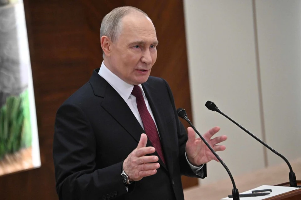 Вопросы принимают по телефону, через сайт, СМС и соцсети в рамках программы «Итоги года с Владимиром Путиным»