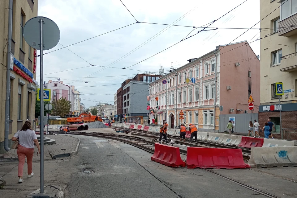 Подрядчики работают на нескольких объектах.