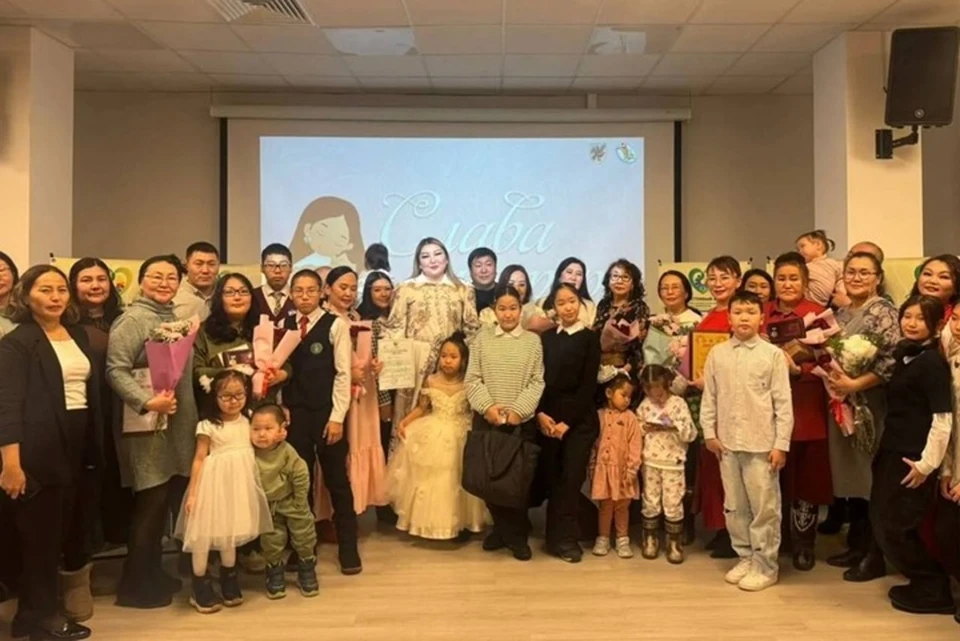 Почетные знаки «Слава Матери» вручили женщинам в Якутске. Фото: Гордума Якутска