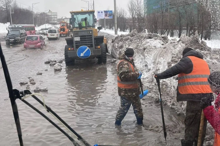 Сначала замело, а потом затопило: Камчатка испытывает на прочность инфраструктуру и жителей полуострова