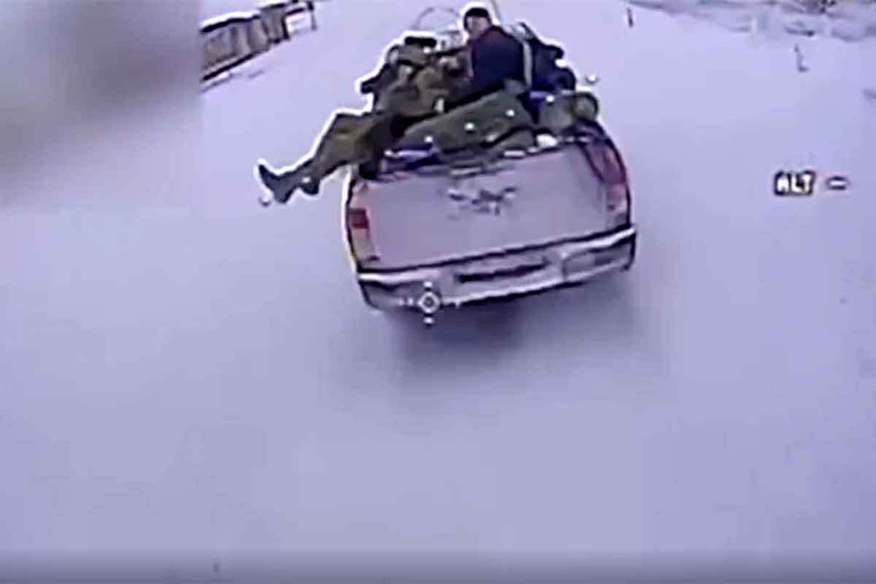 Российские дроны подтачивает оборону украинских националистов