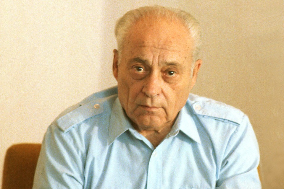 Вечер мы провели со Сталиным. Сталиным был Рыбаков: как жил и как писал автор Кортика, Бронзовой птицы и Детей Арбата